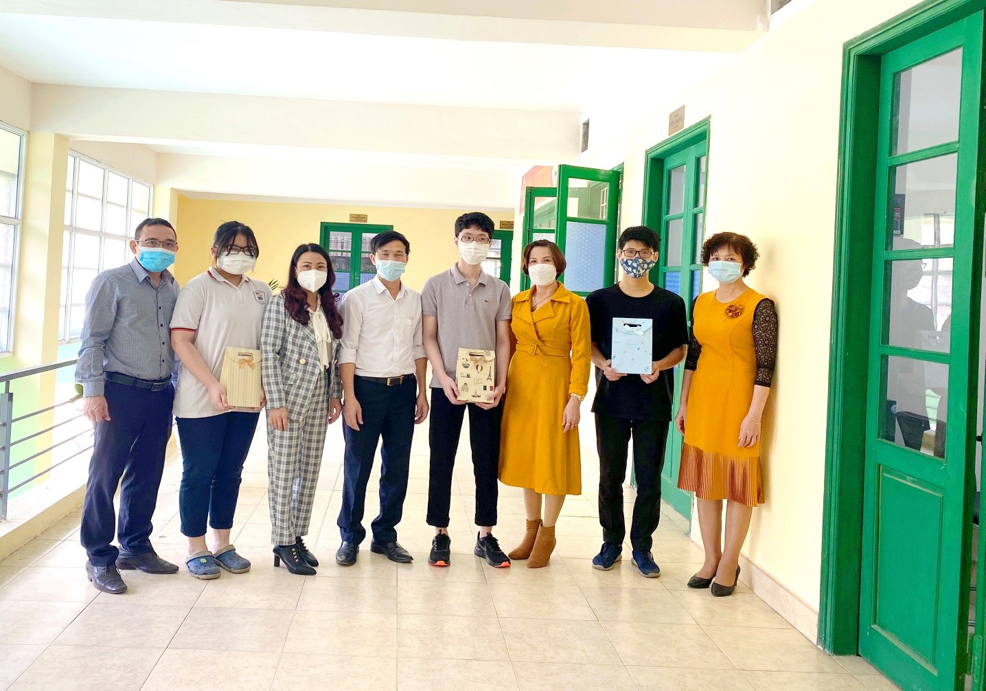 TRƯỜNG THPT TRẦN HƯNG ĐẠO - THANH XUN HƯỞNG ỨNG CHƯƠNG TRNH SNG V MY TNH CHO EM