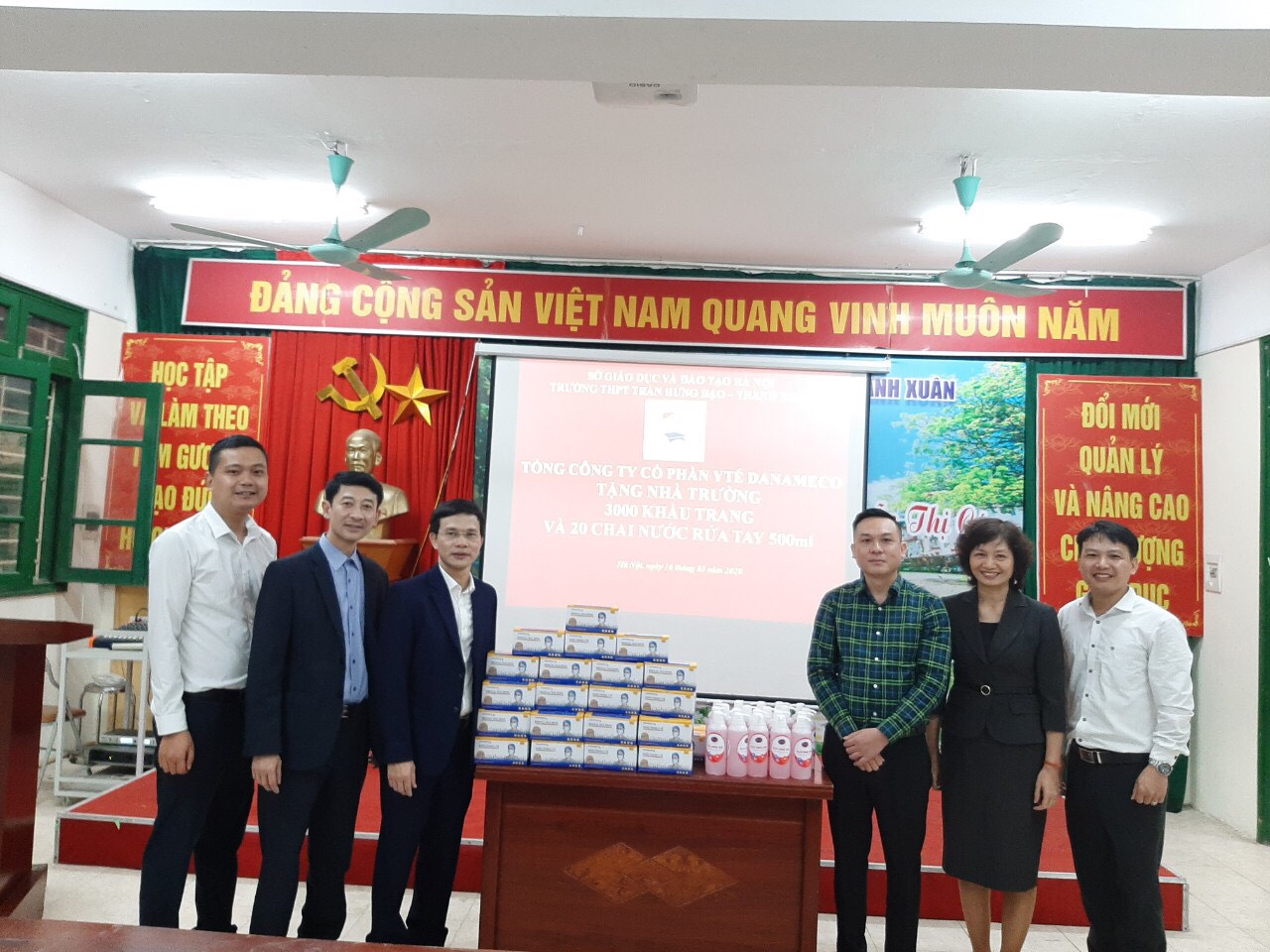 Xem anh dung kich thuoc